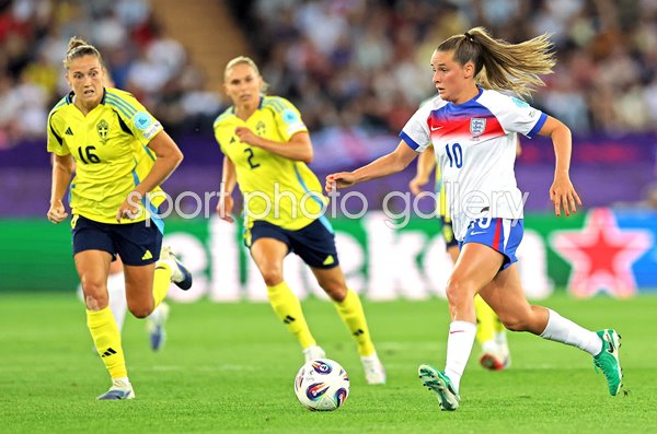 Ella Toone England on the ball v Sweden Quarter-Final Women's EURO 2025 