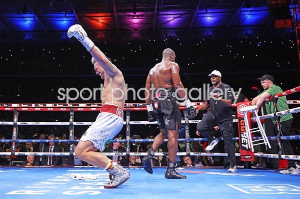 Oleksandr Usyk Ukraine celebrates Daniel Dubois win Wembley Stadium 2025