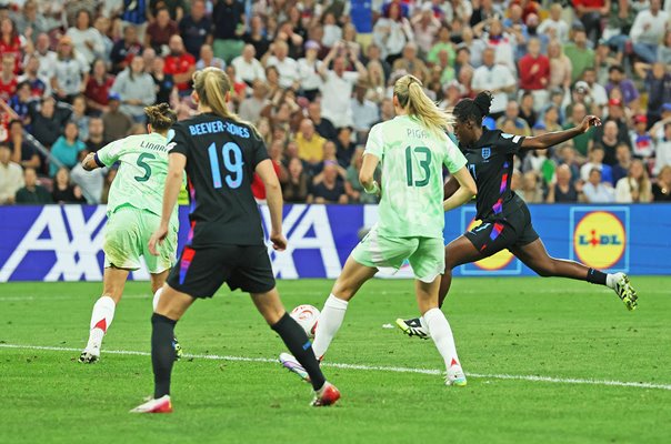 Michelle Agyemang England scores v Italy semi-final Geneva Women's EURO 2025