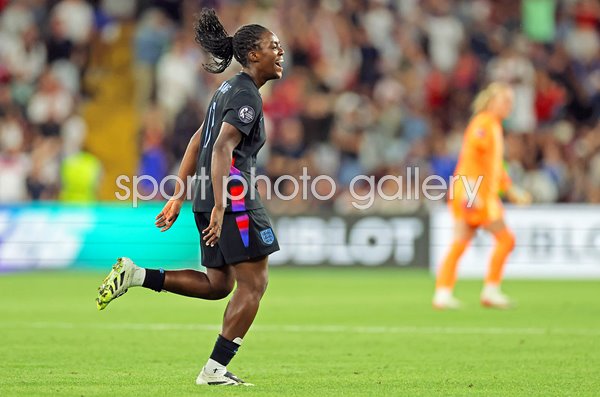 Michelle Agyemang England celebrates goal v Italy semi-final Geneva Women's EURO 2025