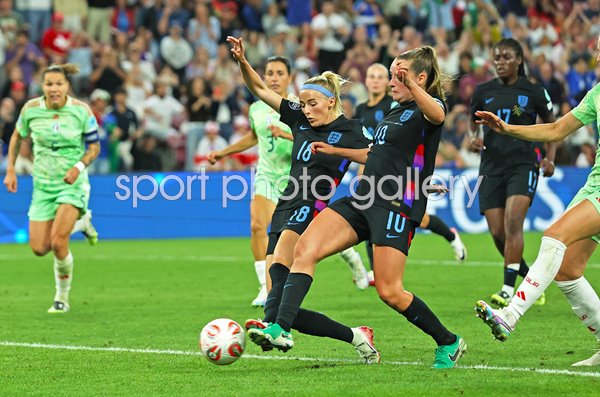 Chloe Kelly England scores winner v Italy Semi-Final Women's EURO 2025  