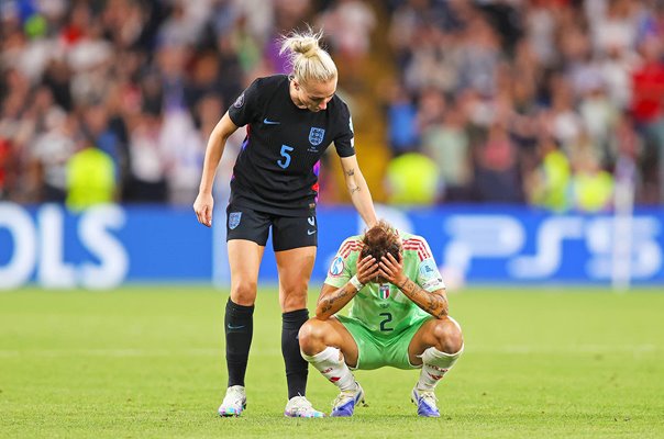 Alex Greenwood England consoles Elisabetta Oliviero Italy Women's EURO 2025  