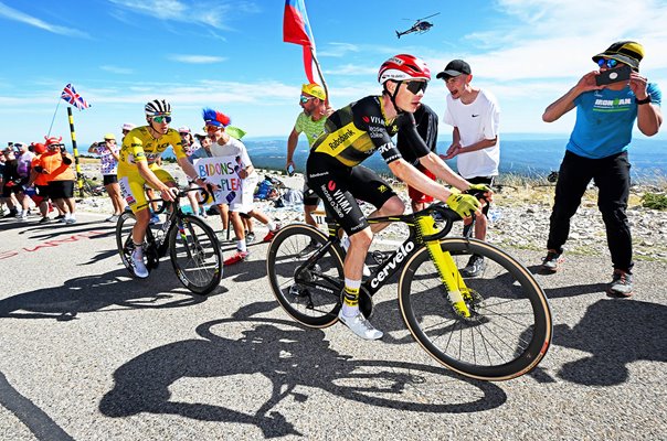 Jonas Vingegaard & Tadej Pogacar climb Mont Ventoux Stage 16 Tour de France 2025