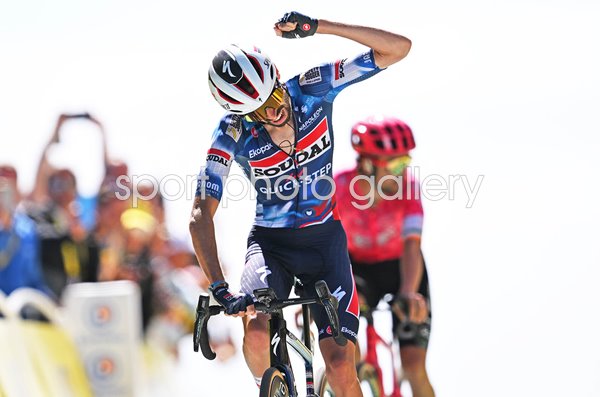 Valentin Paret-Peintre France beats Ben Healy Ireland Mont Ventoux Stage 16 Tour de France 2025