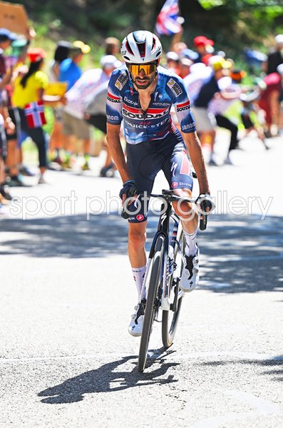 Valentin Paret-Peintre France climbs Mont Ventoux Stage 16 Tour de France 2025