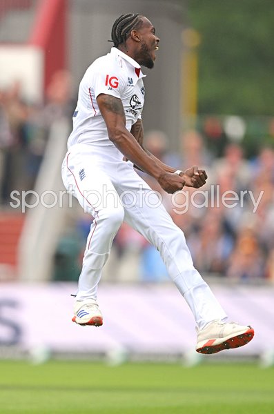Jofra Archer England celebrates v India 4th Test Old Trafford 2025