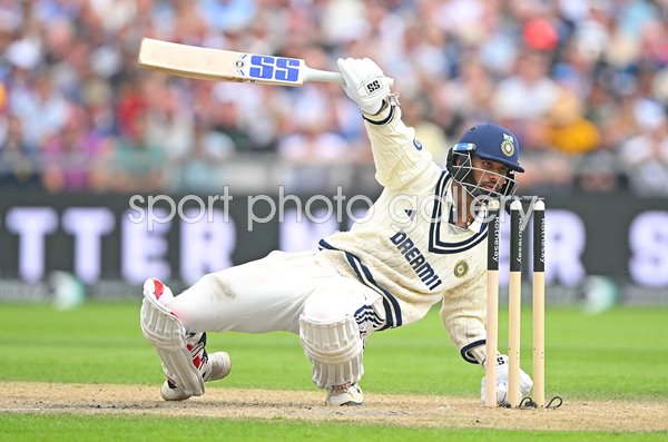 Washington Sundar India avoids a bouncer v England 4th Test Old Trafford 2025
