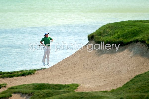 Rory McIlroy lost in bunker at Whistling Straights