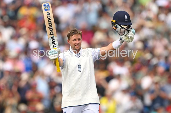 Joe Root England celebrates 38th test century v India Old Trafford 2025