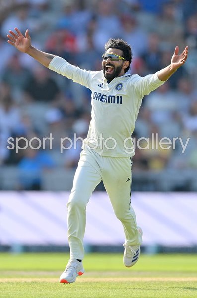 Ravindra Jadeja India celebrates Joe Root wicket 4th Test Old Trafford 2025