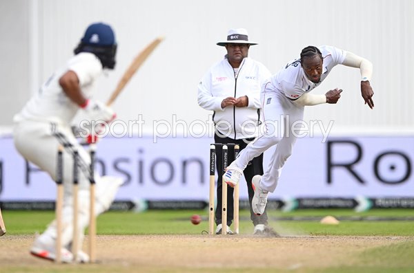 Jofra Archer England bowls v India 4th Test Match Old Trafford 2025