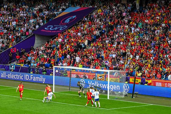 Alessia Russo England scores equaliser v Spain Women's EURO Final 2025  