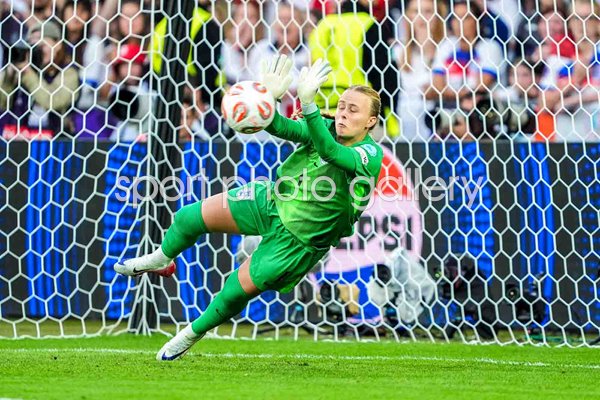 Hannah Hampton England saves a penalty v Spain Women's EURO Final 2025  