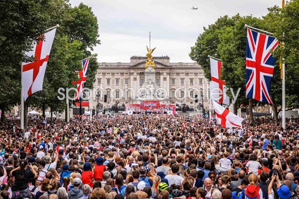 England Women's Euro celebration parade London 2025