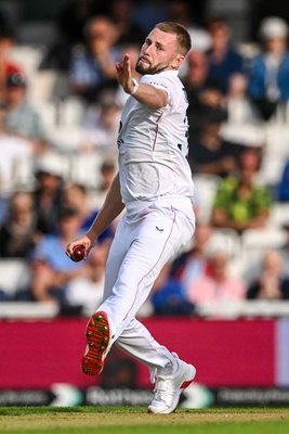 Gus Atkinson England bowls v India 5th Test Match Oval 2025