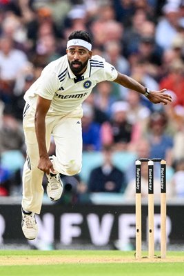 Mohammed Siraj India bowls Graham Thorpe tribute headband 5th Test Oval 2025