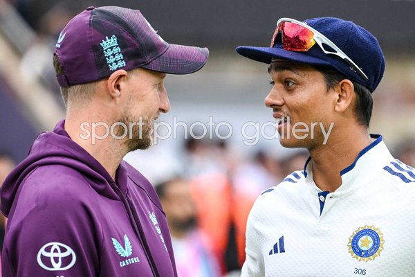 Yashasvi Jaiswal India & Joe Root England 5th Test Match Oval 2025