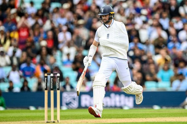 Chris Woakes England batting bravery v India 5th Test Oval 2025 
