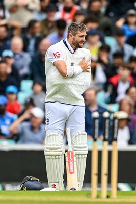 Chris Woakes of England as he bats with his arm in a sling on day five of the 5th Test Match at The Oval 2025