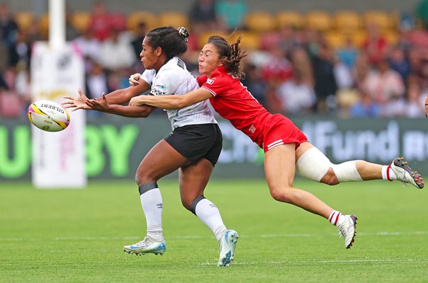 Florence Symonds Canada tackles Manuqalo Komaitai Fiji Women's Rugby World Cup 2025  