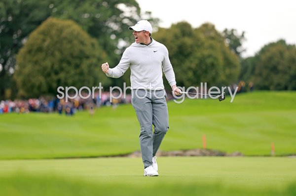 Rory McIlroy celebrates Eagle Putt 18th Day 4 Irish Open 2025