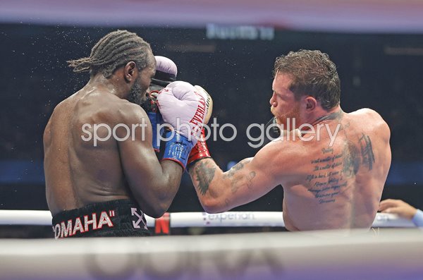 Canelo Alvarez Mexico upper cut v Terence Crawford USA Las Vegas 2025