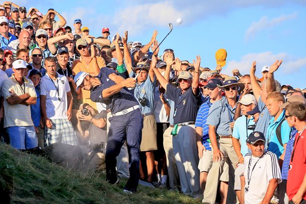 Dustin Johnson 2nd from infamous bunker on 18th