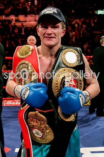 Ricky Hatton beats Carlos Maussa Sheffield 2005