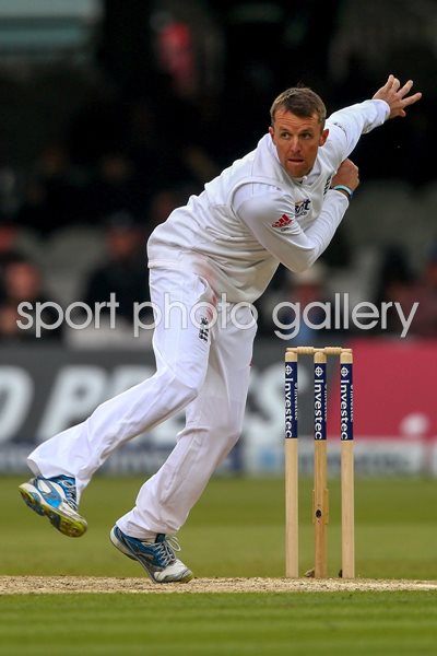Graeme Swann bowls England v New Zealand Lord's 2013