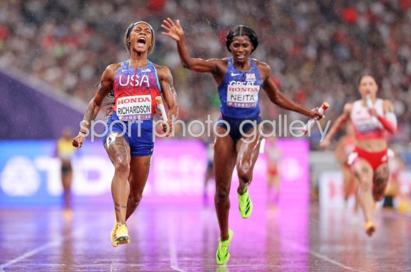 Sha'Carri Richardson USA celebrates 4x100m relay Gold World Athletics 2025