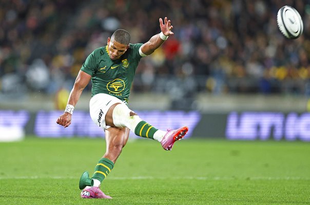 Manie Libbok South Africa kicks v New Zealand Rugby Championship 2025