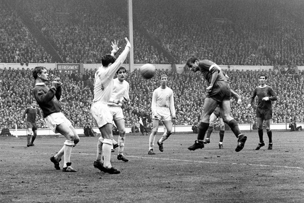 Hunt of Liverpool v Leeds FA Cup Final '65