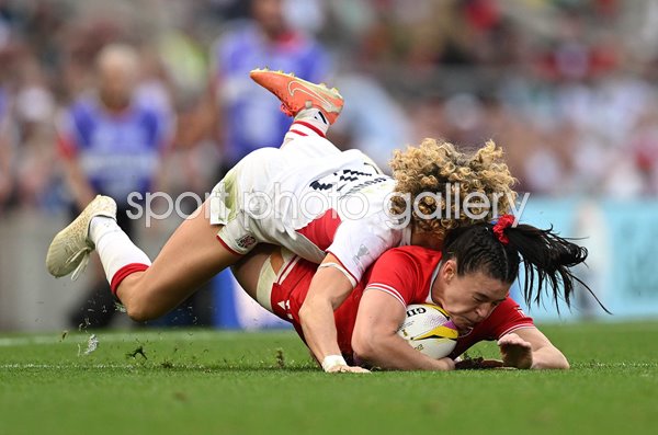Alysha Corrigan Canada tackled by Ellie Kildunne England World Cup Final 2025