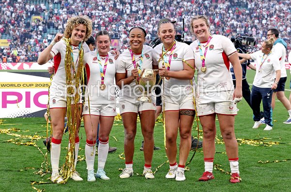 Ellie Kildunne, Lucy Packer, Sadia Kabeya, Maddie Feaunati & Morwenna Talling England World Cup Final 2025