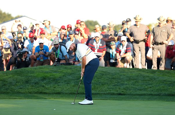 Shane Lowry Europe holes putt to retain Ryder Cup Bethpage Black 2025