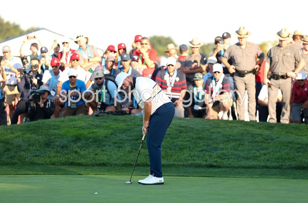 Shane Lowry Europe holes putt to retain Ryder Cup Bethpage Black 2025