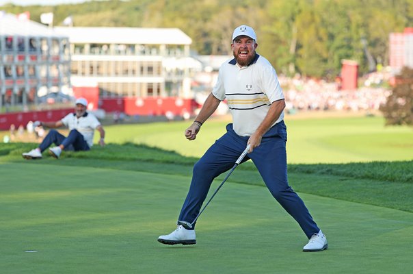Shane Lowry Europe celebrates putt to retain Ryder Cup Bethpage Black 2025