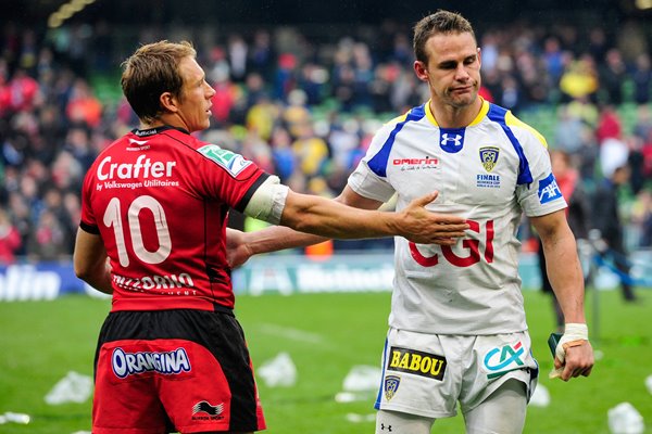 Jonny Wilkinson Toulon consoles lee Byrne Clermont Dublin 2013