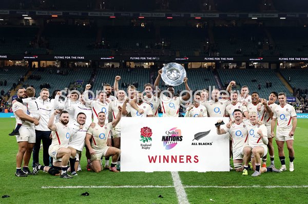 England celebrate win v New Zealand Auturm Nations Series Twickenham 2025