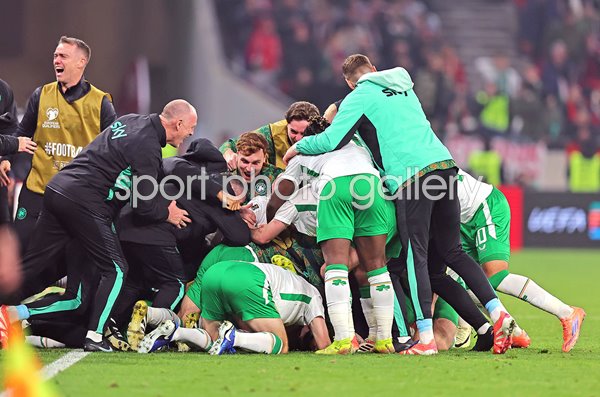 Ireland celebrate Troy Parrott goal v Hungary World Cup 2026 Qualifier Dublin 2025