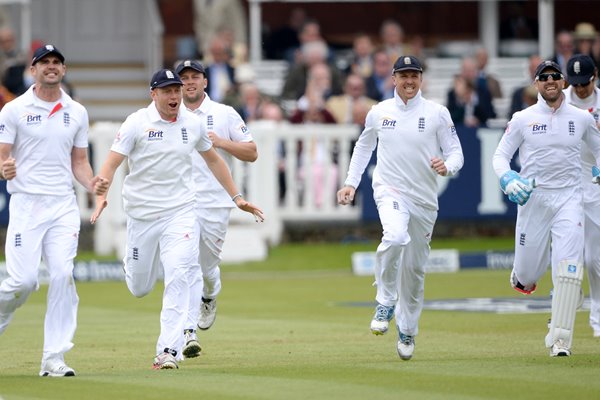 England slips celebrate Stuart Broad wicket v New Zealand 2013