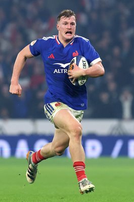 Emilien Gailleton France breaks v Italy Lille Six Nations 2026