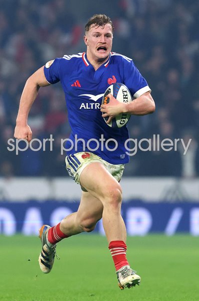 Emilien Gailleton France breaks v Italy Lille Six Nations 2026