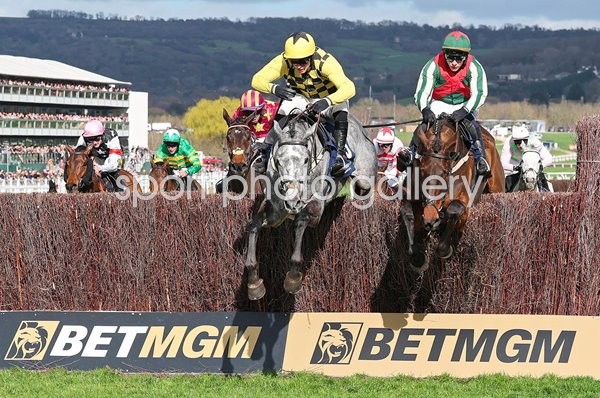 Harry Cobden riding Kitzbuhel wins Novices Chase Day 2 Cheltenham 2026 