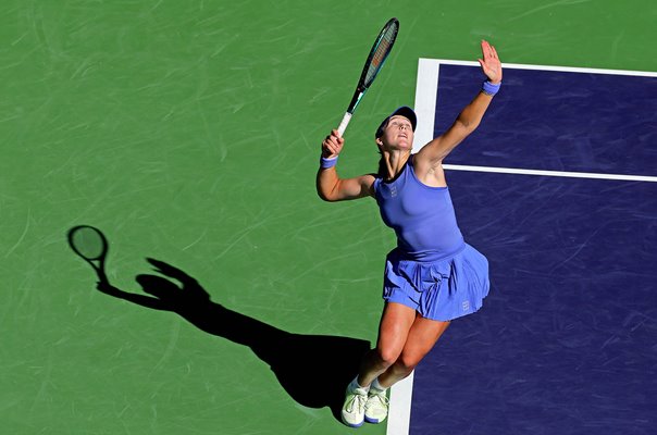 Mirra Andreeva serves to Katerina Siniakova Indian Wells 2026