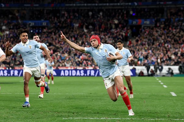 Louis Bielle-Biarrey France celebrates try v England Paris Six Nations 2026
