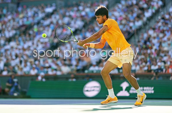 Carlos Alcaraz Spain backhand return v Daniil Medvedev Indian Wells 2026