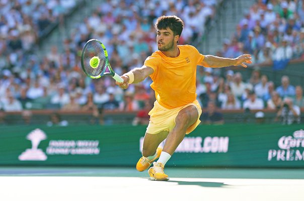 Carlos Alcaraz Spain backhand v Daniil Medvedev Indian Wells 2026