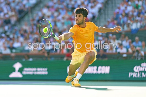 Carlos Alcaraz Spain backhand v Daniil Medvedev Indian Wells 2026