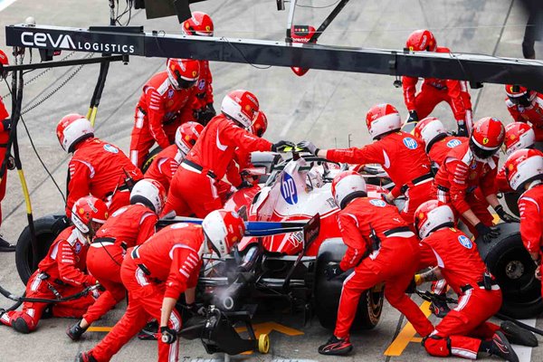 Lewis Hamilton Ferrari pitstop Japan Grand Prix Suzuka 2026